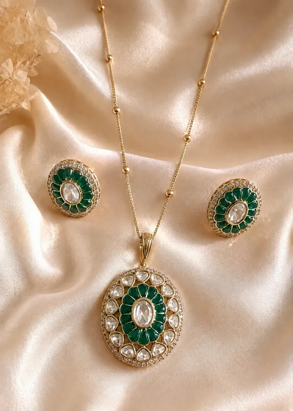Emerald_Jharokha_Polki_Pendant_Necklace_Set