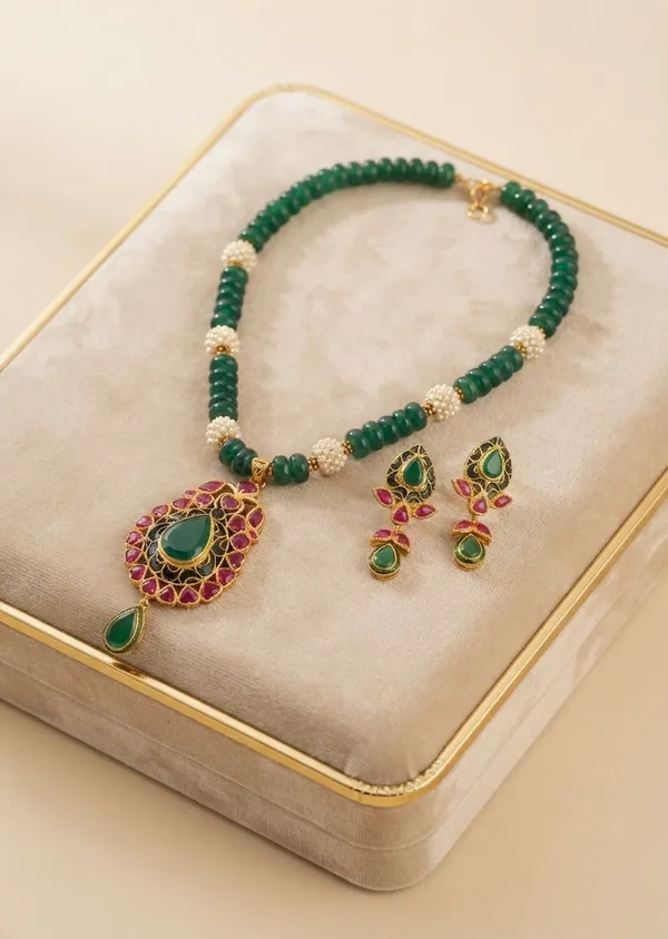 Meher_Pearl_Emerald_Elegance_Necklace_Set