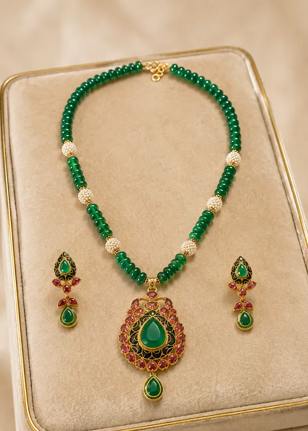 Meher_Pearl_Emerald_Elegance_Necklace_Set