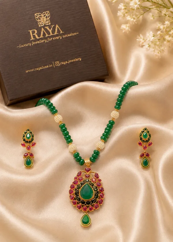 Meher_Pearl_Emerald_Elegance_Necklace_Set