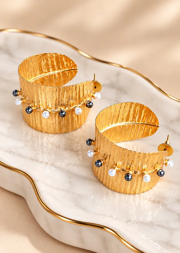 Muse_Sculpted_Pearl_Feathers_Statement_Cuff_Earrings