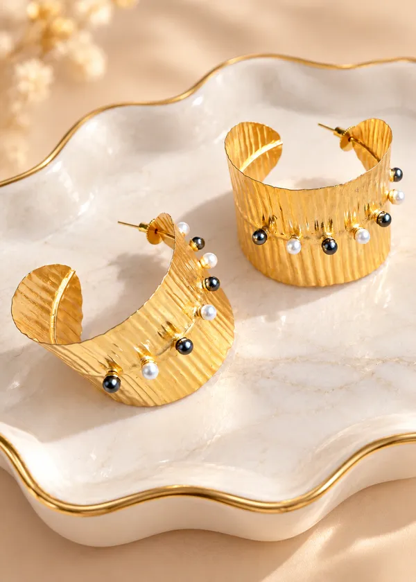 Muse_Sculpted_Pearl_Feathers_Statement_Cuff_Earrings
