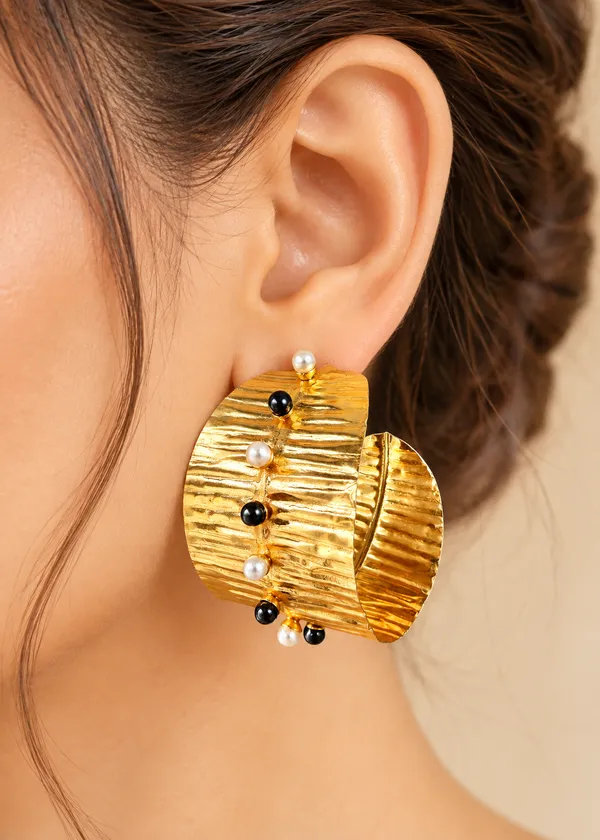 Muse_Sculpted_Pearl_Feathers_Statement_Cuff_Earrings