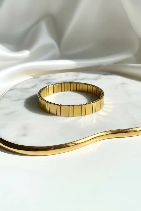 Vera_Elastic_Gold_Band_Luster_Bracelet