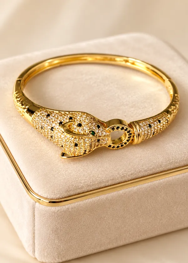Cleopatra_Gold_Emerald_Panther_Bracelet