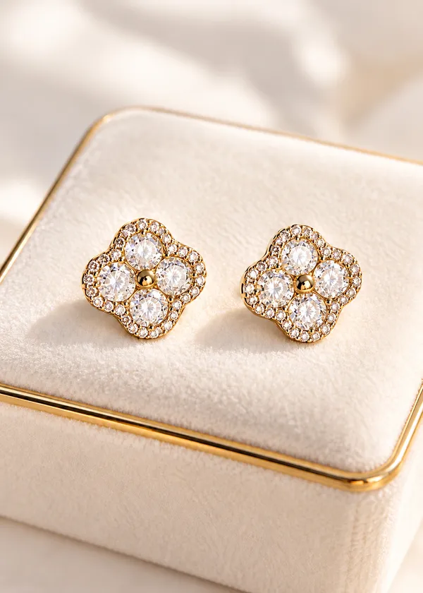 Amelia_Gold_Luxe_Crystal_Clover_Earrings