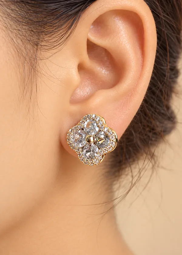Amelia_Gold_Luxe_Crystal_Clover_Earrings