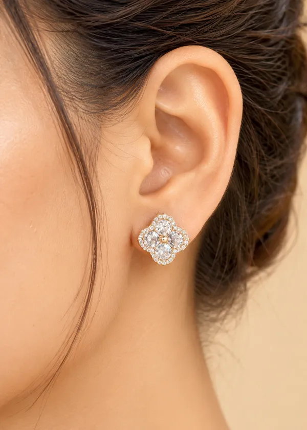 Amelia_Gold_Luxe_Crystal_Clover_Earrings