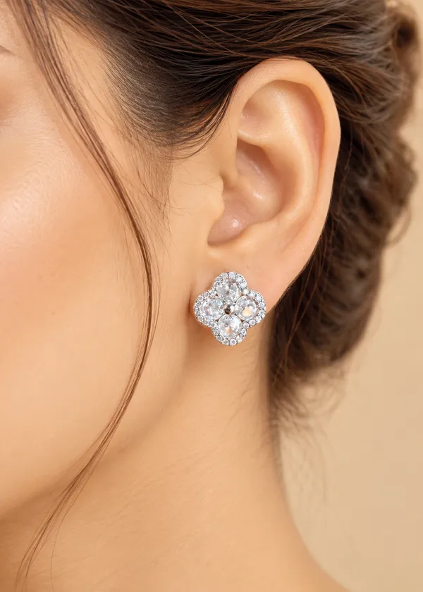 Amelia_Silver_Luxe_Crystal_Clover_Earrings