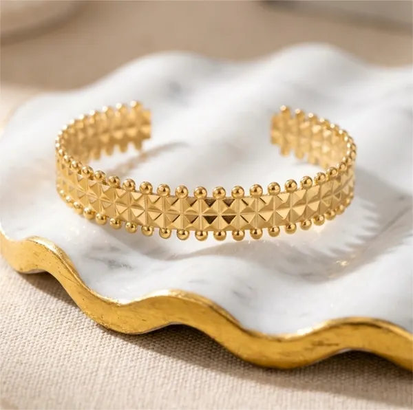 Estelle_18k_Gold_Plated_Cuff_Bracelet