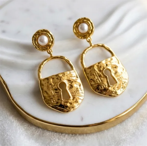 Valentina_Pearl_Locks_Statement_Earrings