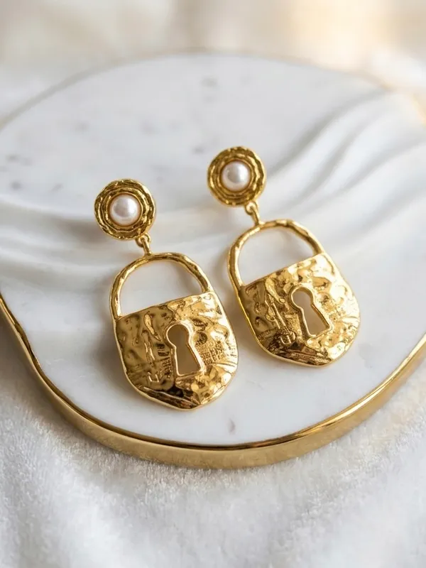 Valentina_Pearl_Locks_Statement_Earrings