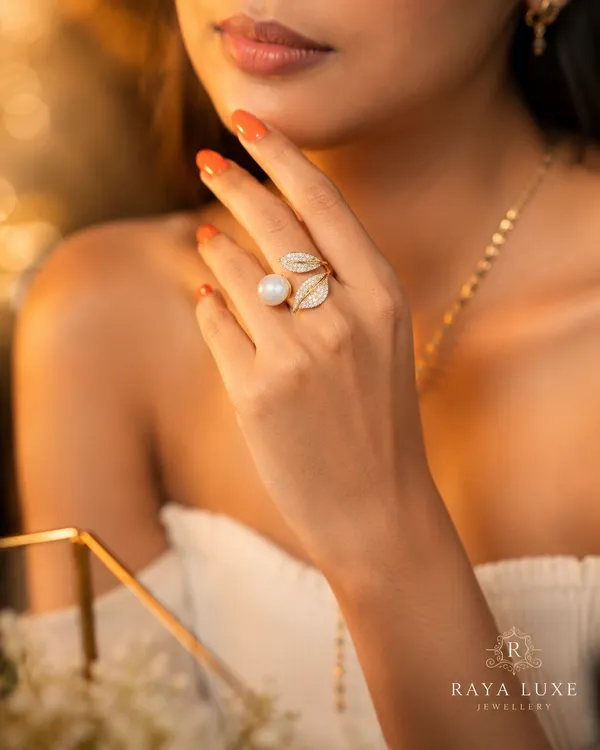 Akoya_Pearl_Zircons_Leaf_Elegance_Open_Ring