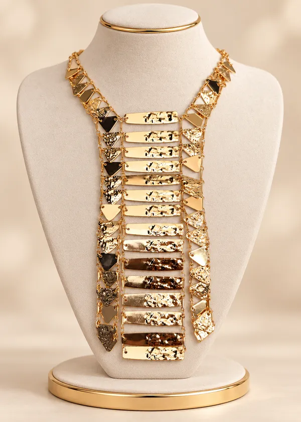 Lyla_Sculpted_Exaggerated_Rebel_Luxe_Necklace