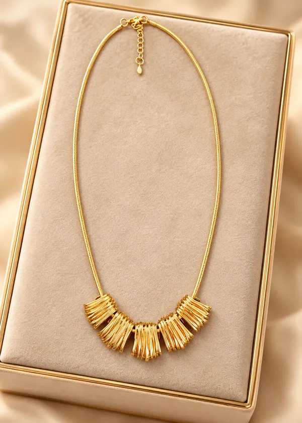 Elara_Sculpted_Fan_Necklace