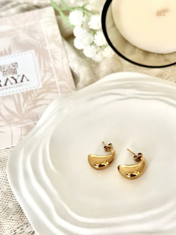 Waterproof_Crescent_Moon_Hoop_Earrings