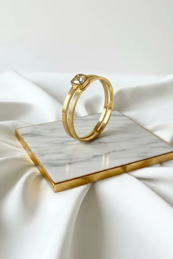 Noah_Luxe_Zircon_Bangle_Bracelet