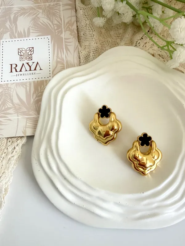 Black_Star_Royale_18kt_Gold_Plated_Stud_Earrings