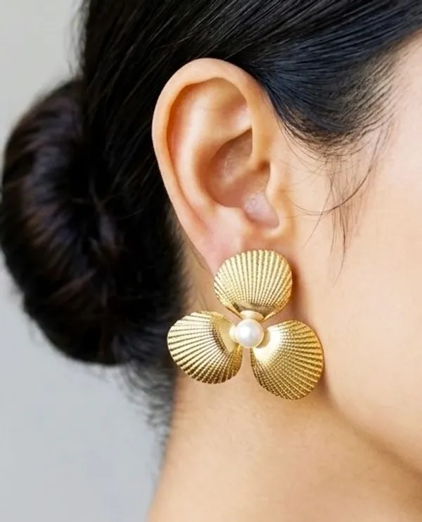 Shells_&_Pearl_Statement_Stud_Earrings