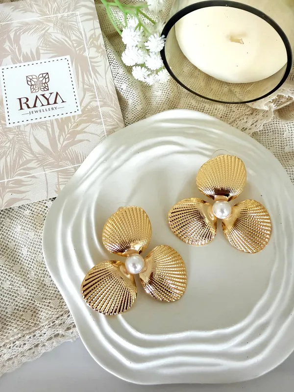 Shells_&_Pearl_Statement_Stud_Earrings