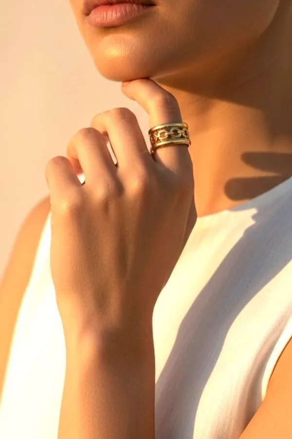Lucy_Luxe_Adjustable_Ring