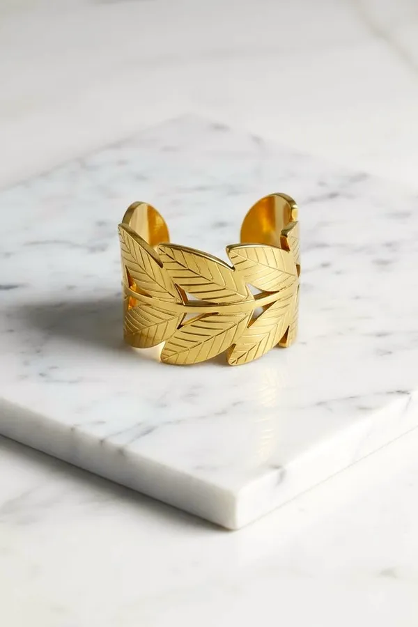 Clara_Forest_Gold_Ring