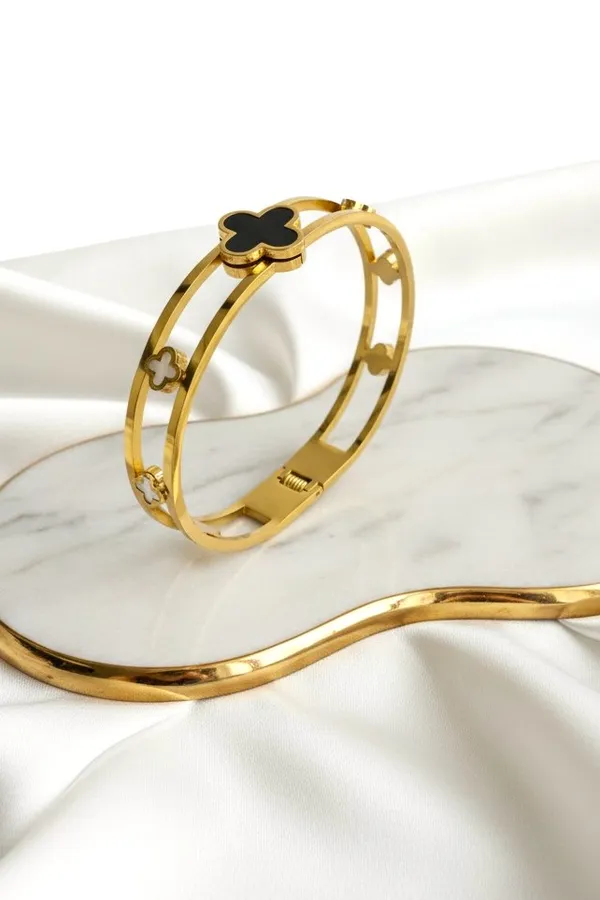 Katie_Clover_Bangle_Bracelet