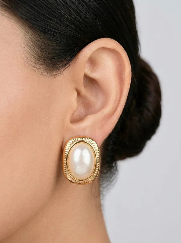Classic_Pearl_Stud_Earrings