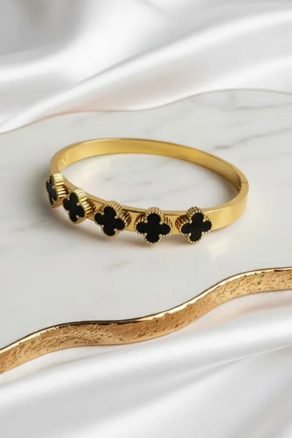 Arden_Black_Clover_Bangle_Bracelet
