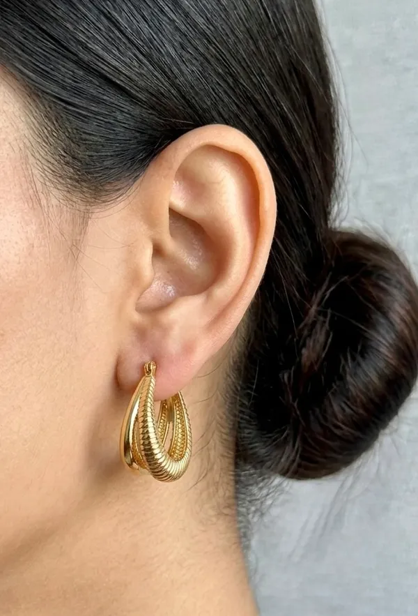 Kim_Elegance_2_Layered_Hoop_Earrings