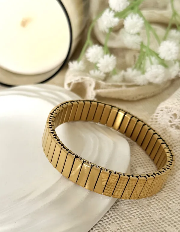 Cleopatra_Elastic_Gold_Band_Luster_Bracelet