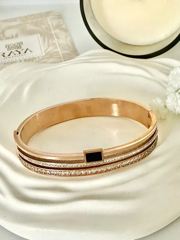 Nisa_Black_Onyx_Zircon_Rose_Gold_Bangle_Bracelet