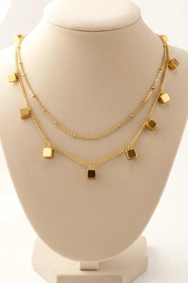 Rihhana_Gold_Dangles_Luxe_Necklace