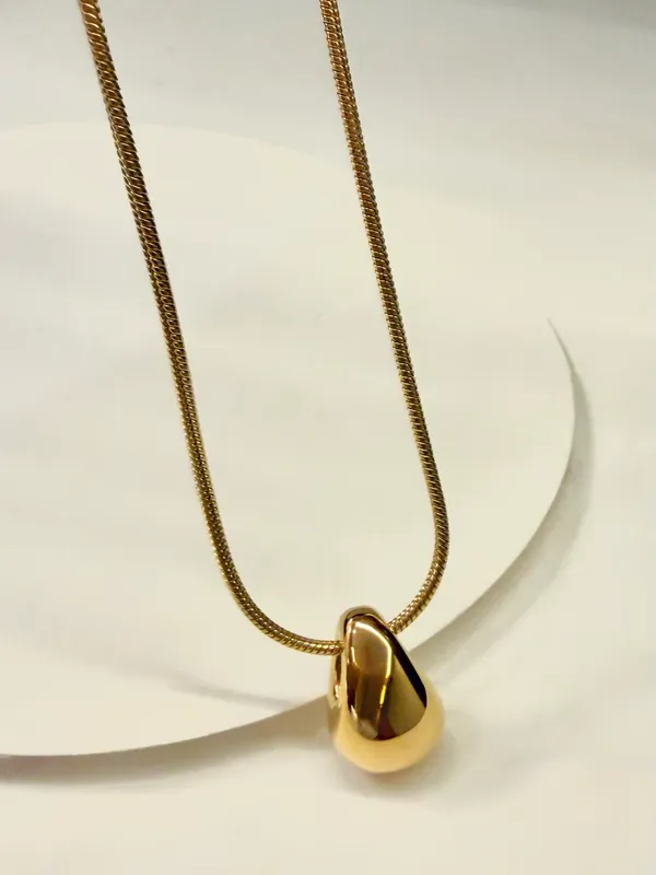 Gold_Drop_Luxe_Necklace