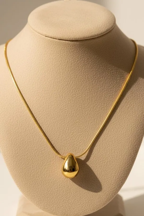 Gold_Drop_Luxe_Necklace