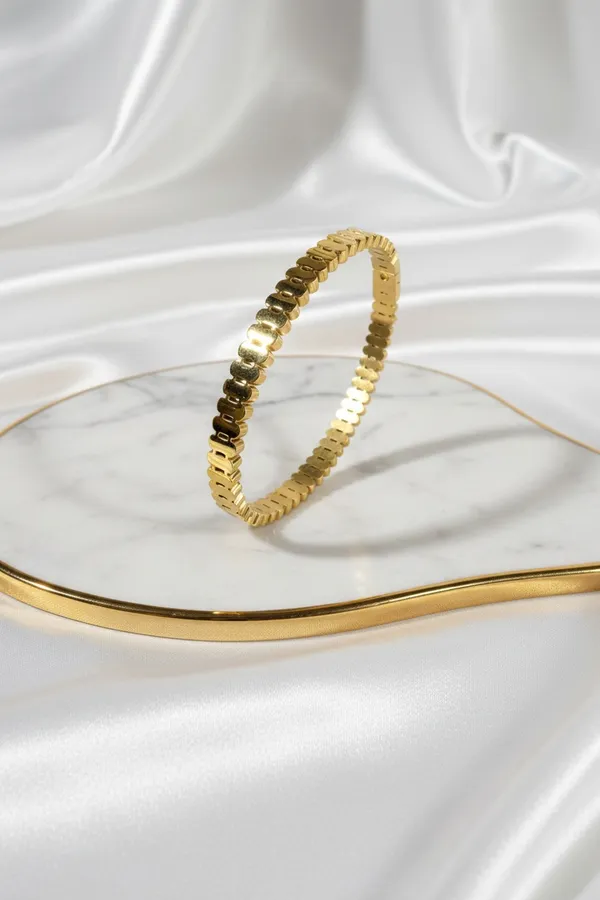 Stella_Gold_Bangle_Bracelet