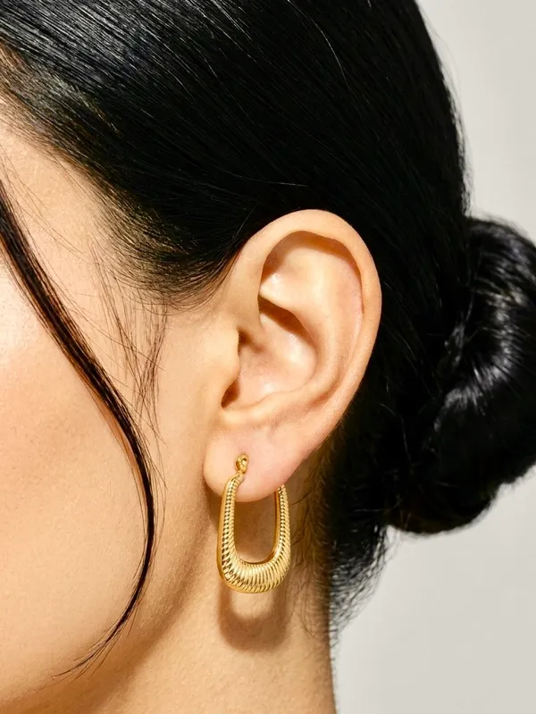 Gabriella_Everyday_Waterproof_Hoop_Earrings
