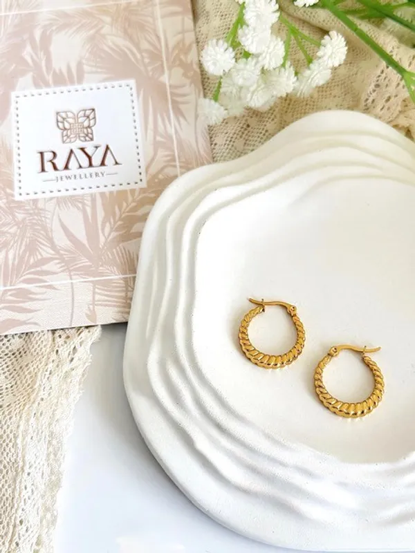Scarlett_Everyday_Waterproof_Hoop_Earrings
