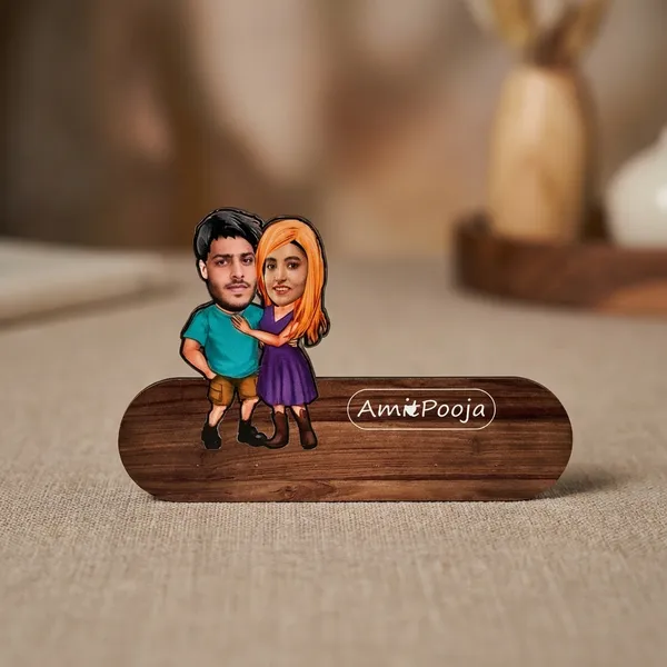 Personalized_Wooden_Name_Plate_With_Cartoon_Couple_Stand
