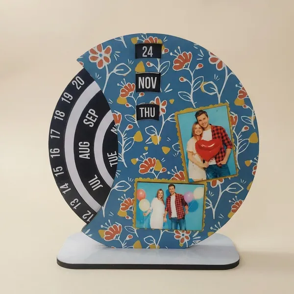 8-Inch_Wooden_Perpetual_Calendar_With_Photo_Holders
