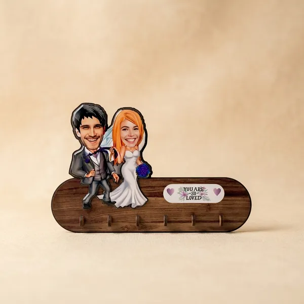 Personalized_Wedding_Couple_Name_Plate_-_Wooden_Desk_Decor_With_Caricature