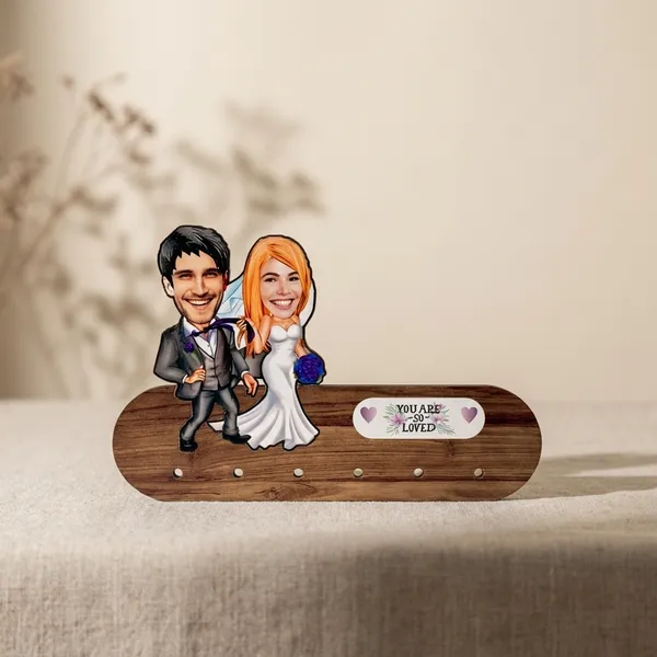 Personalized_Wedding_Couple_Name_Plate_-_Wooden_Desk_Decor_With_Caricature