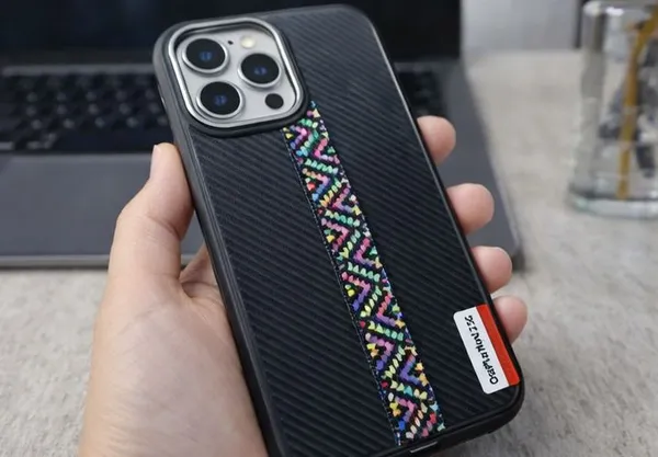Black_Plastic_Mobile_Back_Cover_For_I_Phone