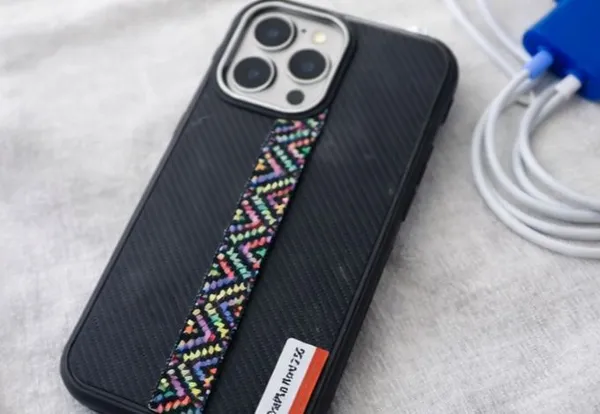 Black_Plastic_Mobile_Back_Cover_For_I_Phone