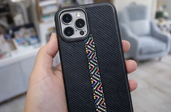 Black_Plastic_Mobile_Back_Cover_For_I_Phone