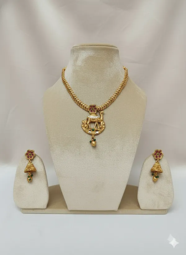 Gold_Traditional_Toned_Necklace_Set_With_Jhumka_Earrings_For_Women