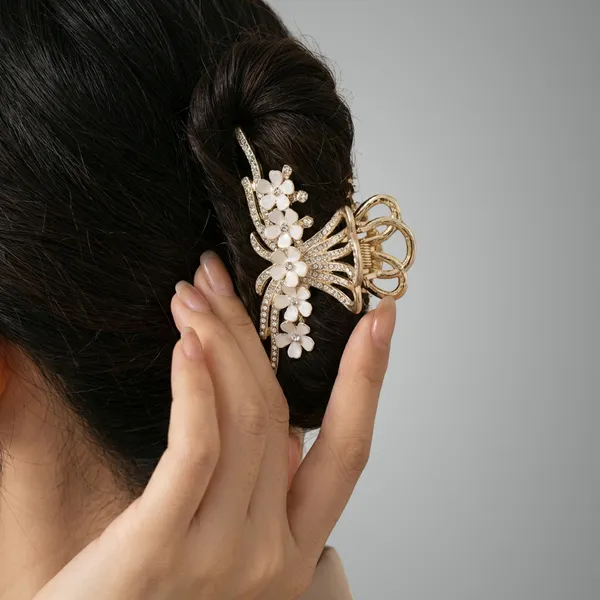 Gold_And_White_Elegant_Floral_Crystal_Hair_Claw_Clip_Tone_With_Pearl_Accents_For_Women