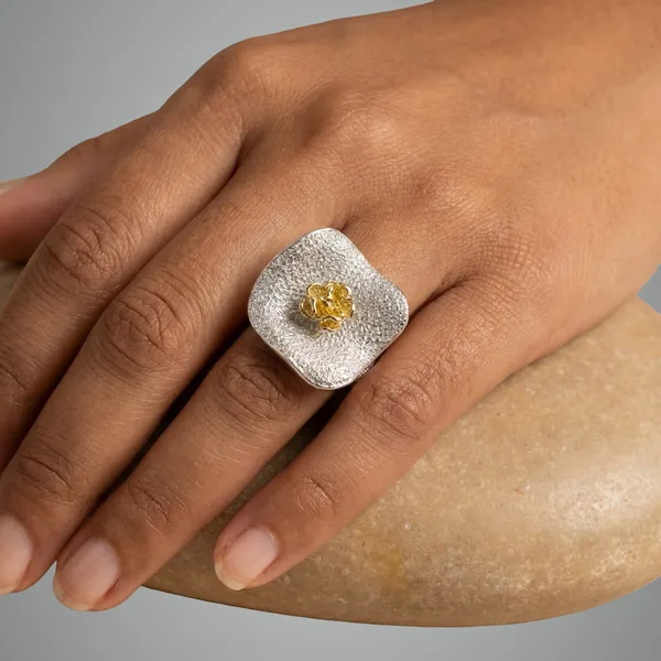 Gold_And_White_Elegant_Cushion_Shaped_Crystal_Statement_Ring_For_Women