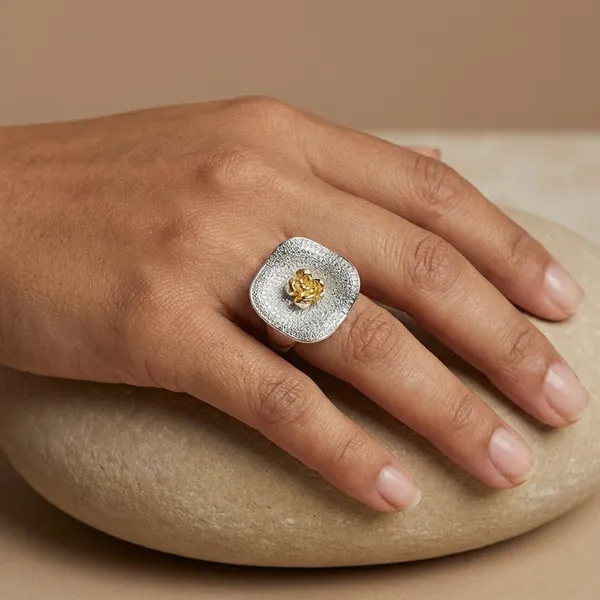 Gold_And_White_Elegant_Cushion_Shaped_Crystal_Statement_Ring_For_Women