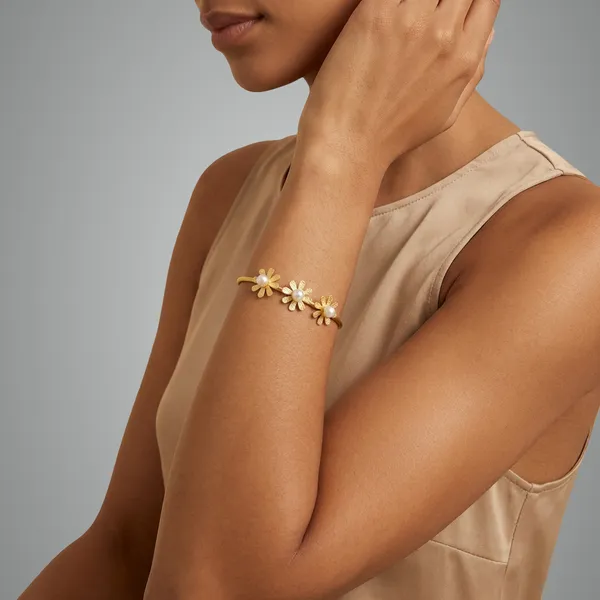 Gold_Toned_Daisy_Flower_Bangle_With_Pearl_Accents